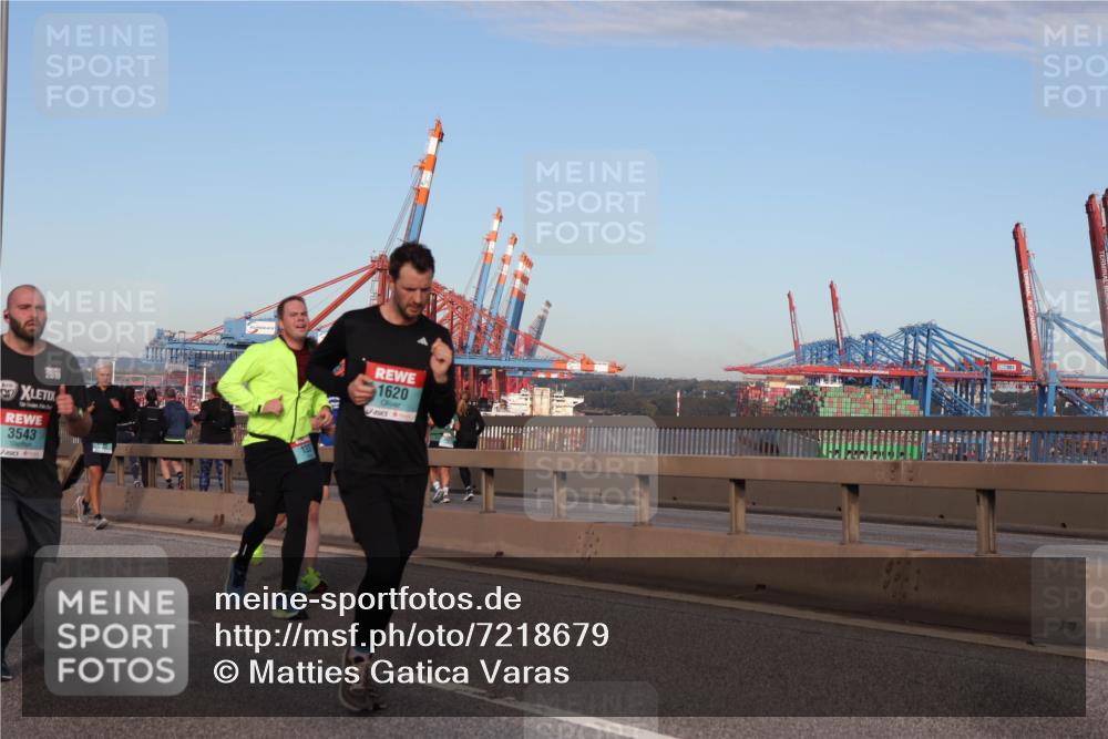 03.10.2024 - Köhlbrandbrückenlauf Matties Gatica Varas http://msf.ph/oto/7218679 03.10.2024 09:41:08 Position 2 2019, 3543, 1620 meine-sportfotos.de