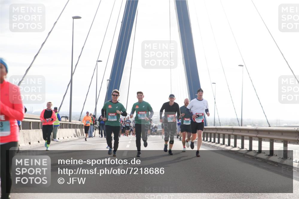 03.10.2024 - Köhlbrandbrückenlauf Jannik Wohlers http://msf.ph/oto/7218686 03.10.2024 09:23:27 Position 1 1238, 1235, 1695, 1604, 3 meine-sportfotos.de
