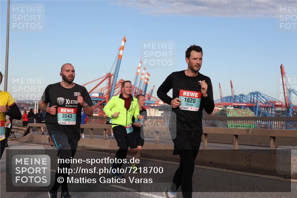 03.10.2024 - Köhlbrandbrückenlauf Matties Gatica Varas http://msf.ph/oto/7218700 03.10.2024 09:41:09 Position 2 2014, 3543, 1337, 1620 meine-sportfotos.de