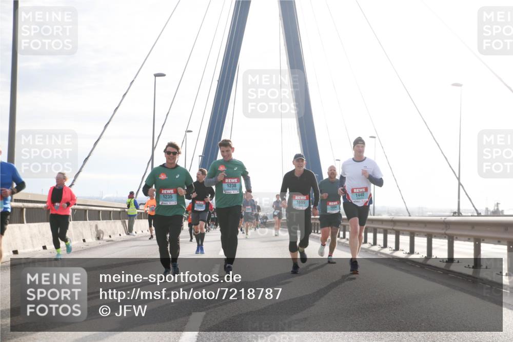 03.10.2024 - Köhlbrandbrückenlauf Jannik Wohlers http://msf.ph/oto/7218787 03.10.2024 09:23:29 Position 1 1235, 1694, 1238, 1440, 1695, 1604 meine-sportfotos.de