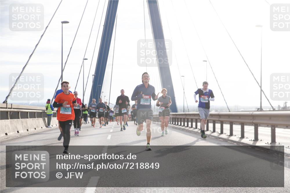 03.10.2024 - Köhlbrandbrückenlauf Jannik Wohlers http://msf.ph/oto/7218849 03.10.2024 09:23:33 Position 1 1471, 1399 meine-sportfotos.de