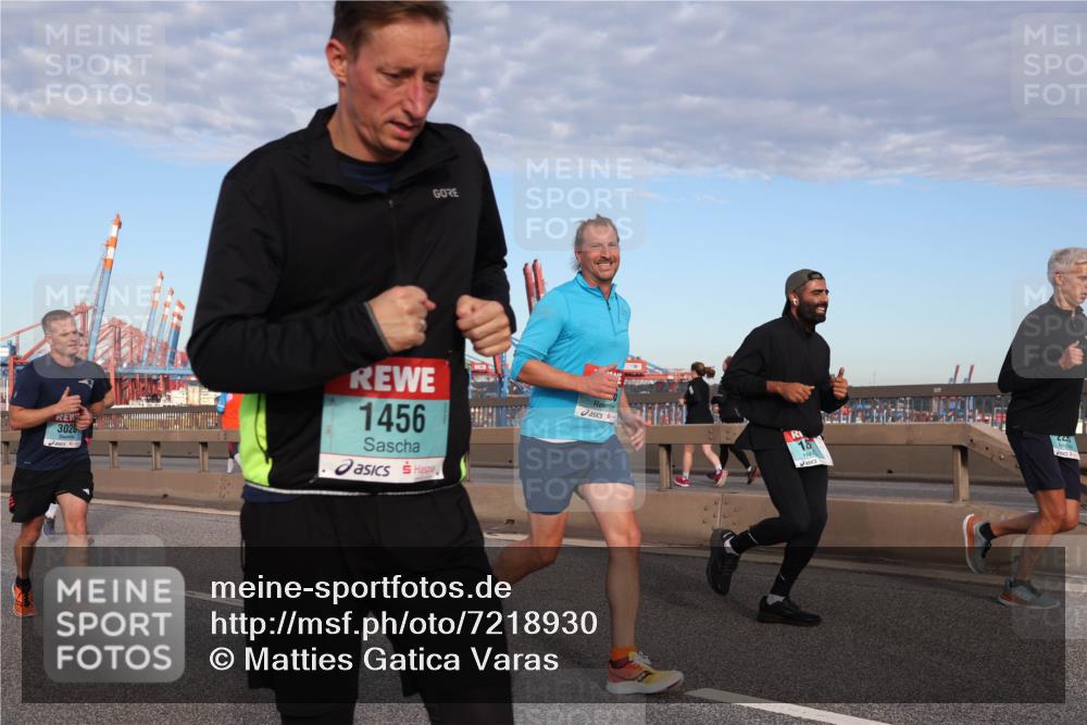 03.10.2024 - Köhlbrandbrückenlauf Matties Gatica Varas http://msf.ph/oto/7218930 03.10.2024 09:41:16 Position 2 3020, 1456, 18 meine-sportfotos.de