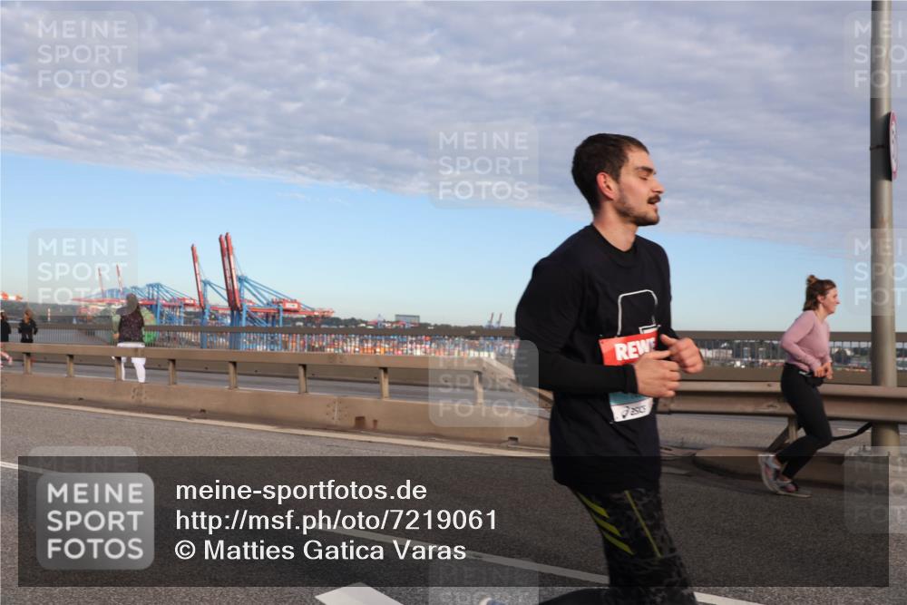 03.10.2024 - Köhlbrandbrückenlauf Matties Gatica Varas http://msf.ph/oto/7219061 03.10.2024 09:41:22 Position 2  meine-sportfotos.de