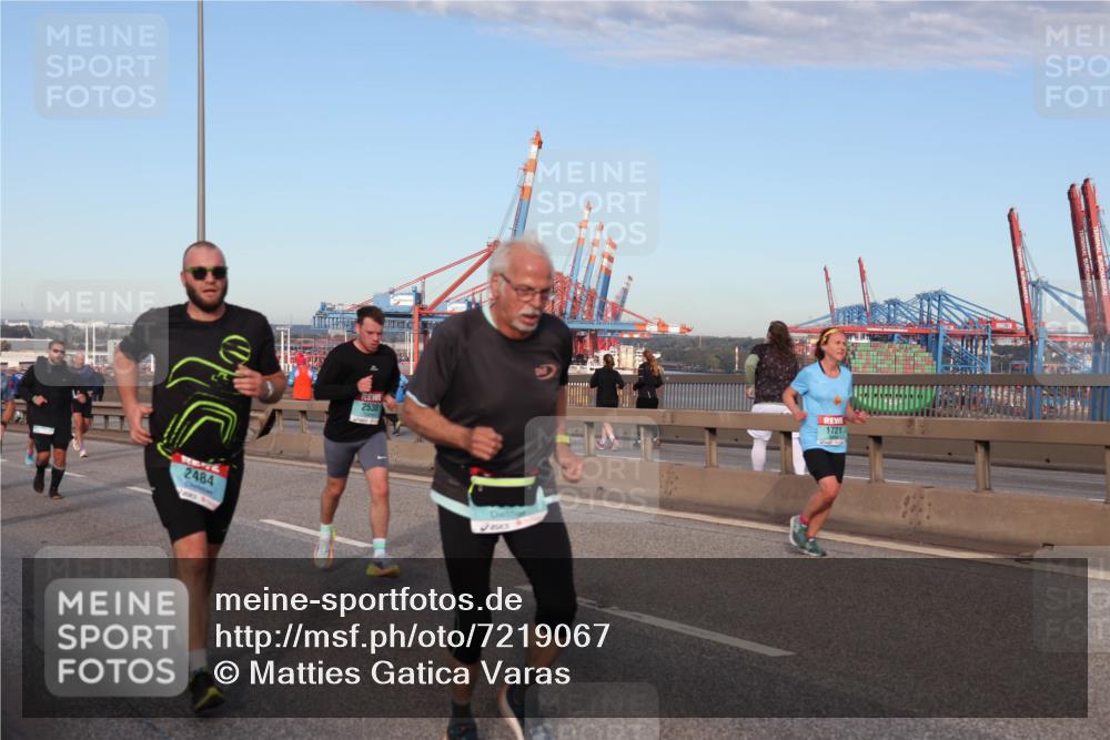 03.10.2024 - Köhlbrandbrückenlauf Matties Gatica Varas http://msf.ph/oto/7219067 03.10.2024 09:41:23 Position 2 2484, 2530, 1721 meine-sportfotos.de