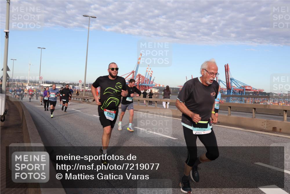 03.10.2024 - Köhlbrandbrückenlauf Matties Gatica Varas http://msf.ph/oto/7219077 03.10.2024 09:41:23 Position 2 2484, 1721 meine-sportfotos.de
