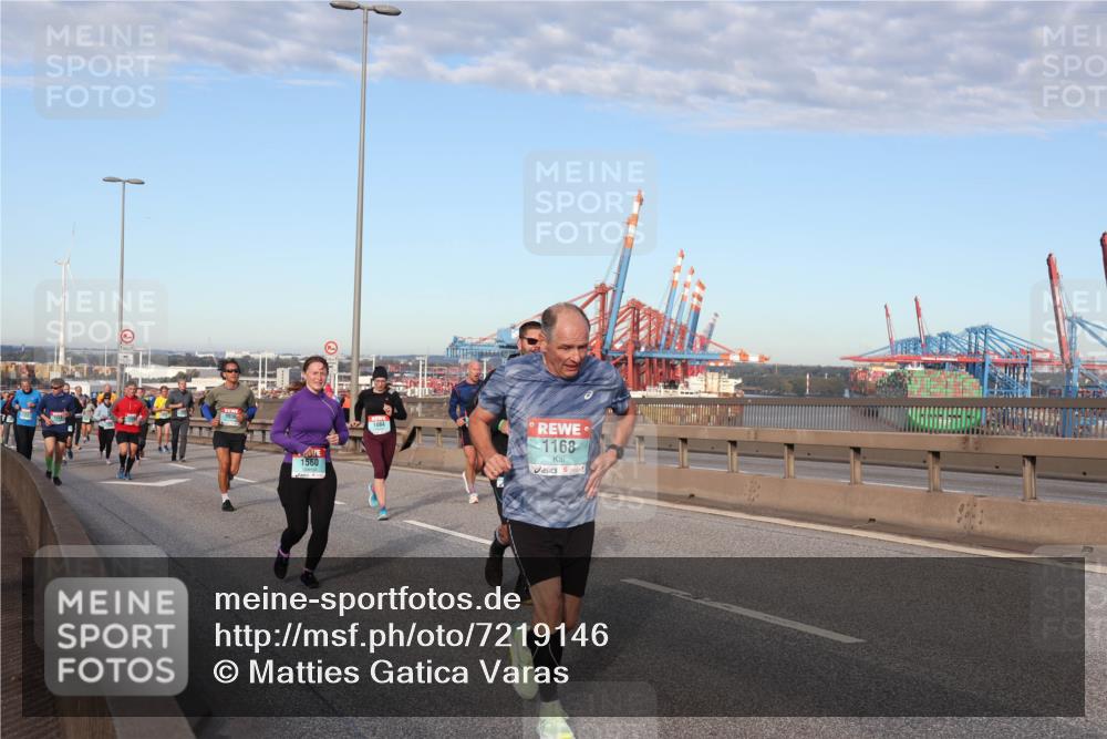 03.10.2024 - Köhlbrandbrückenlauf Matties Gatica Varas http://msf.ph/oto/7219146 03.10.2024 09:41:27 Position 2 1560, 1084, 1168 meine-sportfotos.de