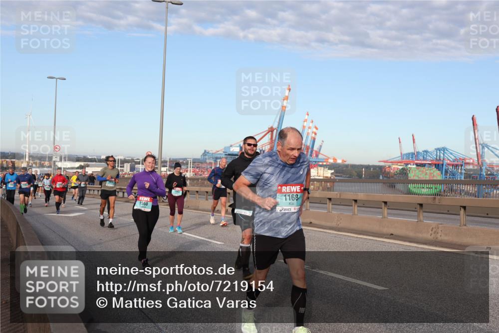 03.10.2024 - Köhlbrandbrückenlauf Matties Gatica Varas http://msf.ph/oto/7219154 03.10.2024 09:41:27 Position 2 1560, 1084, 1168 meine-sportfotos.de