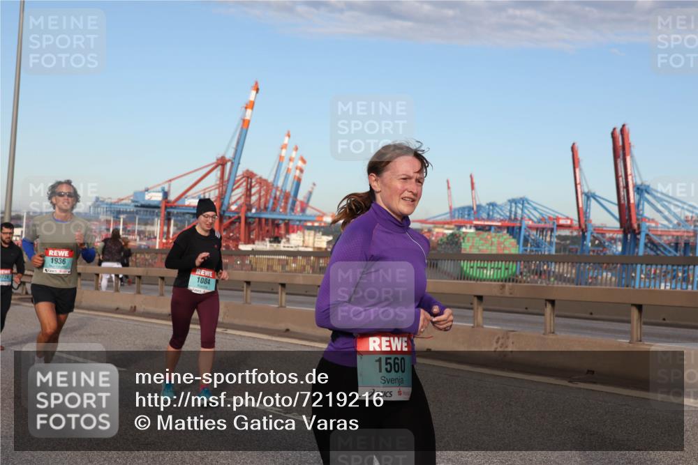 03.10.2024 - Köhlbrandbrückenlauf Matties Gatica Varas http://msf.ph/oto/7219216 03.10.2024 09:41:30 Position 2 8728, 1936, 1084, 1560 meine-sportfotos.de