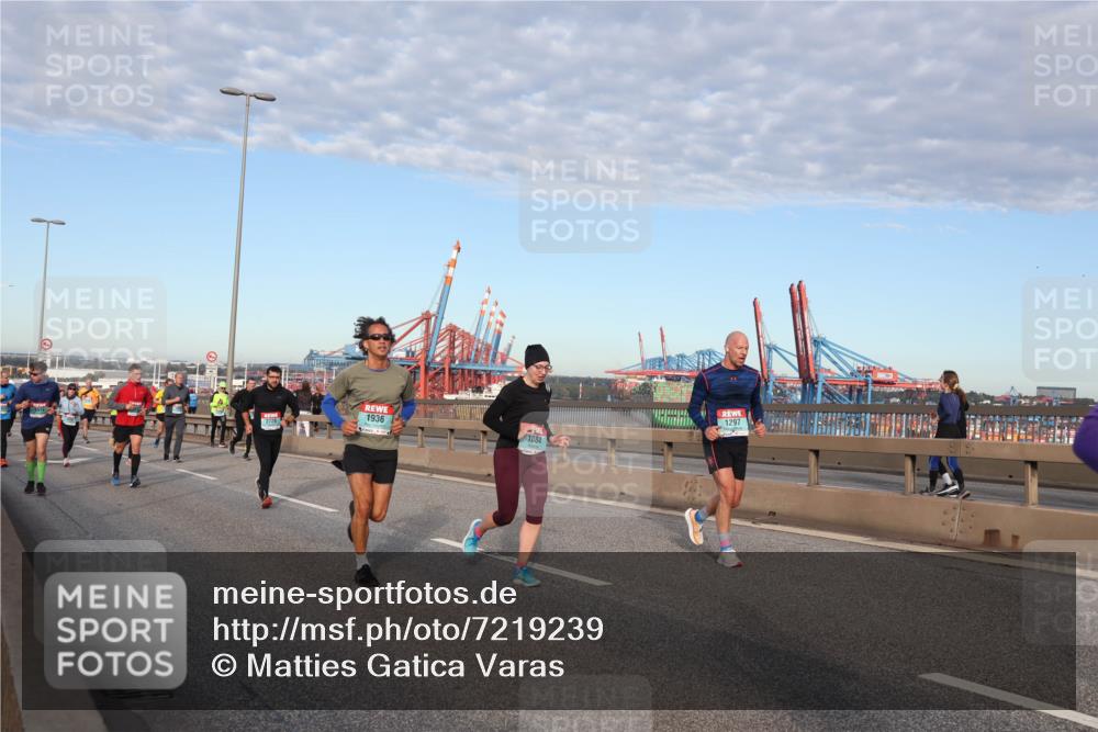 03.10.2024 - Köhlbrandbrückenlauf Matties Gatica Varas http://msf.ph/oto/7219239 03.10.2024 09:41:30 Position 2 1936, 3728, 1084, 1297 meine-sportfotos.de