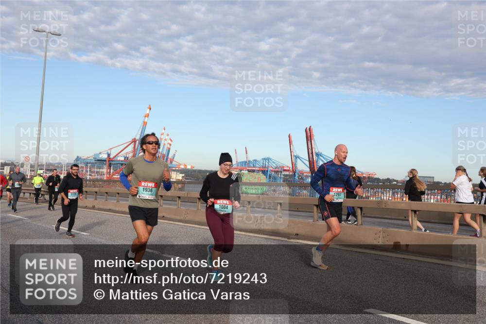 03.10.2024 - Köhlbrandbrückenlauf Matties Gatica Varas http://msf.ph/oto/7219243 03.10.2024 09:41:31 Position 2 1936, 3728, 1084, 297 meine-sportfotos.de