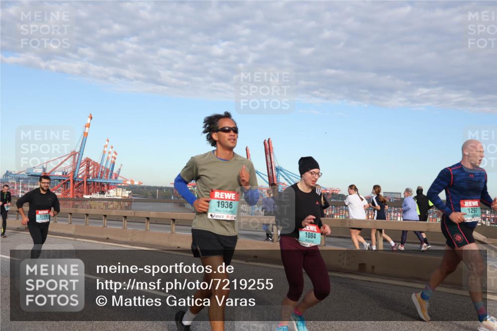 03.10.2024 - Köhlbrandbrückenlauf Matties Gatica Varas http://msf.ph/oto/7219255 03.10.2024 09:41:32 Position 2 1936, 1084, 3728, 1297 meine-sportfotos.de