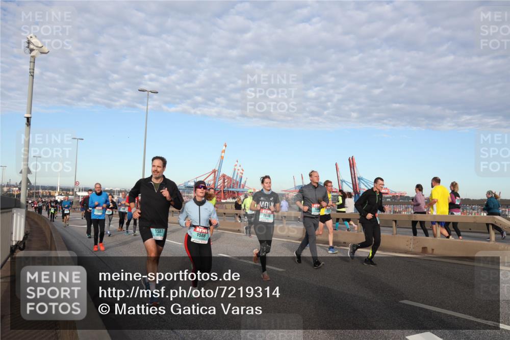 03.10.2024 - Köhlbrandbrückenlauf Matties Gatica Varas http://msf.ph/oto/7219314 03.10.2024 09:41:36 Position 2 1557, 1587, 1586, 2808 meine-sportfotos.de