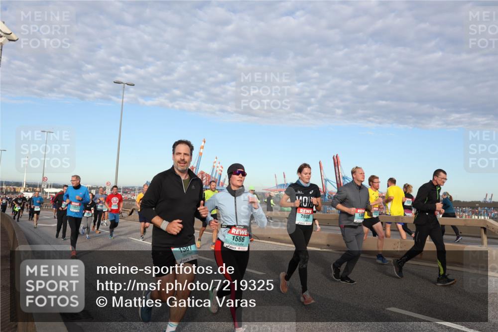 03.10.2024 - Köhlbrandbrückenlauf Matties Gatica Varas http://msf.ph/oto/7219325 03.10.2024 09:41:37 Position 2 1557, 1587, 1586, 2808, 184 meine-sportfotos.de