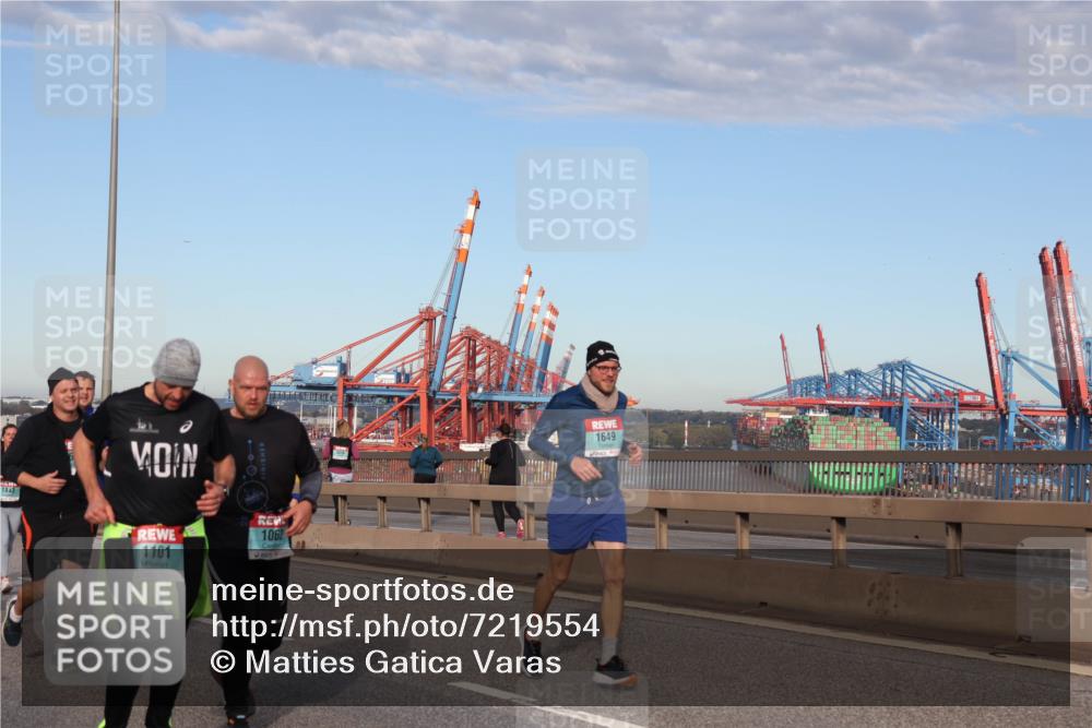 03.10.2024 - Köhlbrandbrückenlauf Matties Gatica Varas http://msf.ph/oto/7219554 03.10.2024 09:41:46 Position 2 1843, 1101, 1062, 1649 meine-sportfotos.de