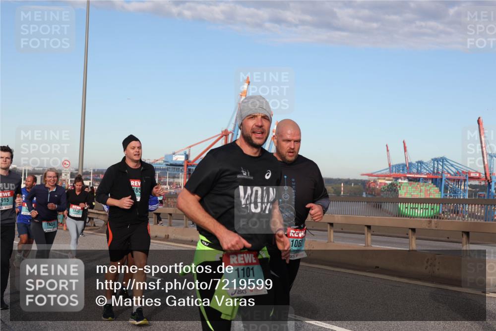 03.10.2024 - Köhlbrandbrückenlauf Matties Gatica Varas http://msf.ph/oto/7219599 03.10.2024 09:41:47 Position 2 915, 1654, 1843, 165, 1101, 106 meine-sportfotos.de