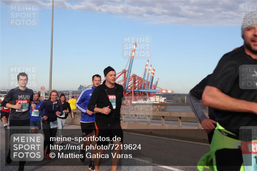 03.10.2024 - Köhlbrandbrückenlauf Matties Gatica Varas http://msf.ph/oto/7219624 03.10.2024 09:41:48 Position 2 315, 1842, 1654, 165 meine-sportfotos.de