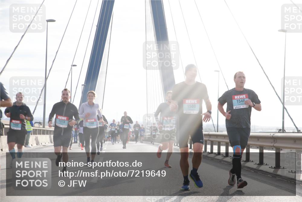 03.10.2024 - Köhlbrandbrückenlauf Jannik Wohlers http://msf.ph/oto/7219649 03.10.2024 09:23:41 Position 1 1580, 1548, 1389, 1373, 1388, 1432 meine-sportfotos.de
