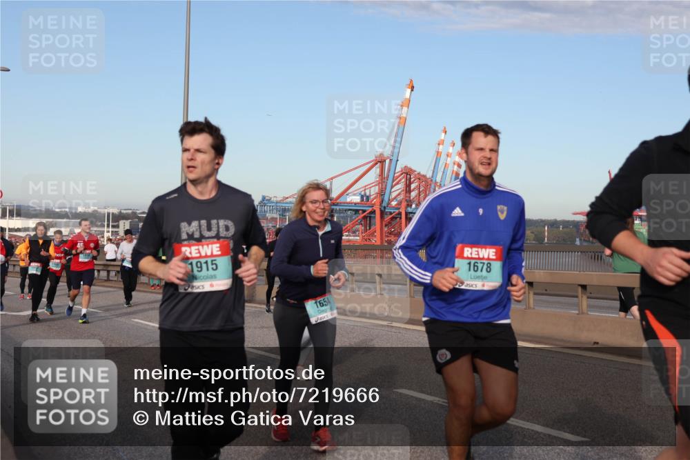 03.10.2024 - Köhlbrandbrückenlauf Matties Gatica Varas http://msf.ph/oto/7219666 03.10.2024 09:41:49 Position 2 1915, 1654, 1678 meine-sportfotos.de