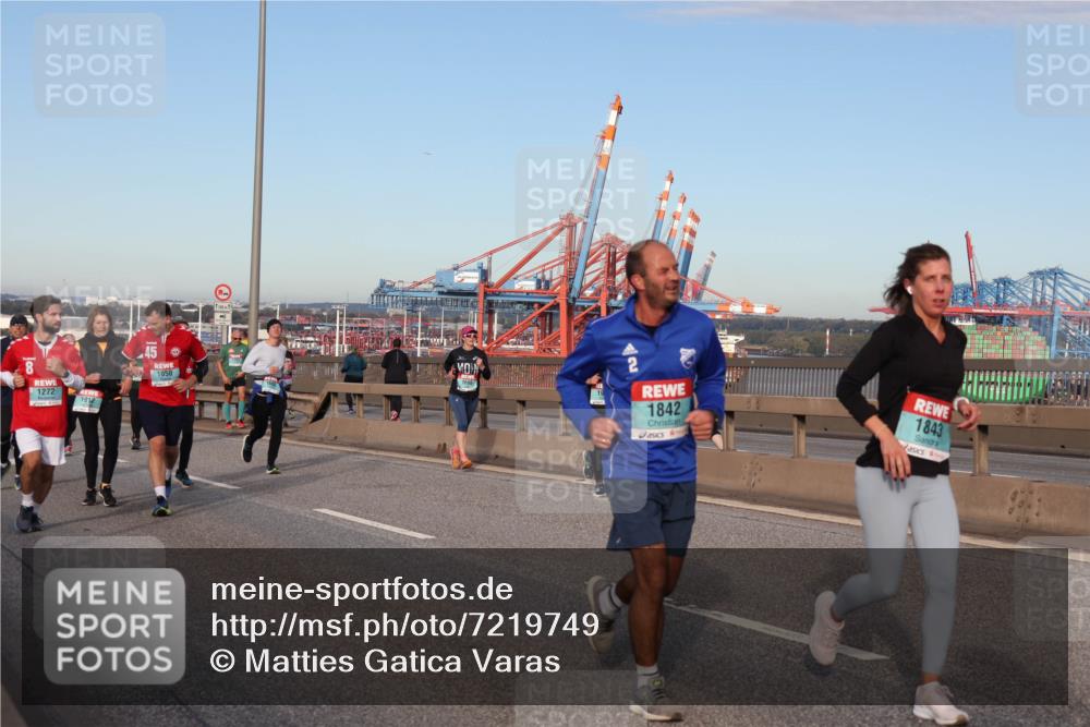 03.10.2024 - Köhlbrandbrückenlauf Matties Gatica Varas http://msf.ph/oto/7219749 03.10.2024 09:41:51 Position 2 1272, 1912, 1050, 1842, 1843 meine-sportfotos.de