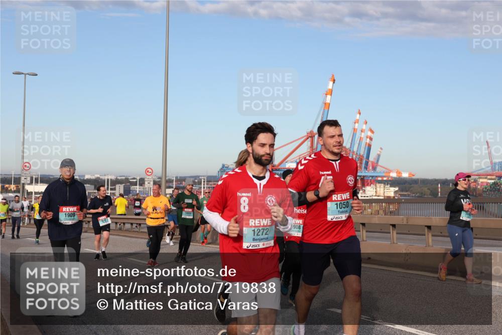 03.10.2024 - Köhlbrandbrückenlauf Matties Gatica Varas http://msf.ph/oto/7219838 03.10.2024 09:41:54 Position 2 1809, 1909, 8, 1272, 1050, 908 meine-sportfotos.de