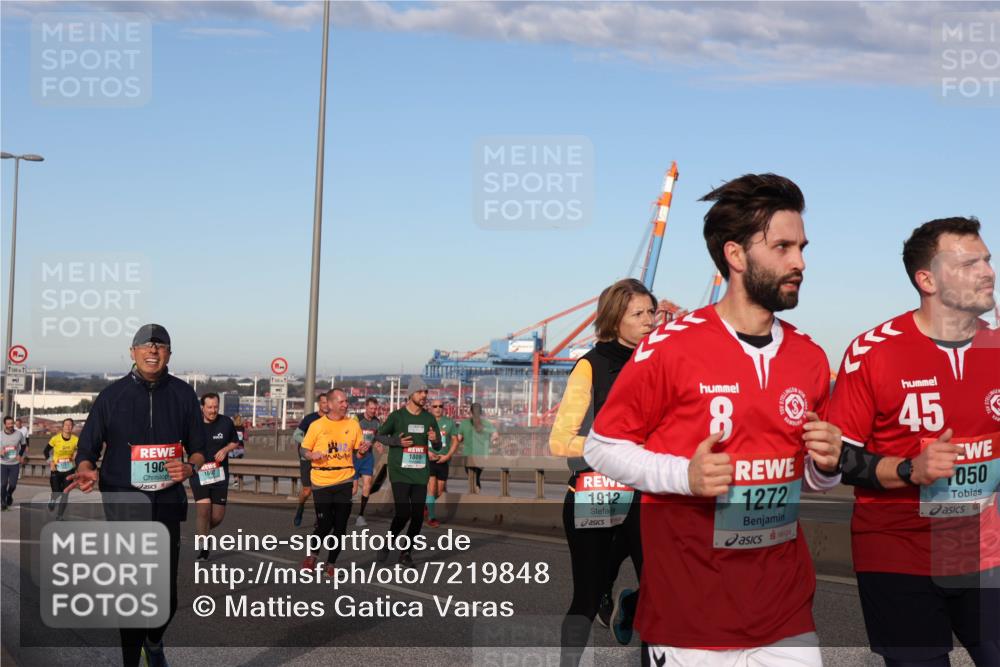 03.10.2024 - Köhlbrandbrückenlauf Matties Gatica Varas http://msf.ph/oto/7219848 03.10.2024 09:41:55 Position 2 1809, 190, 1912, 1272, 45, 050 meine-sportfotos.de