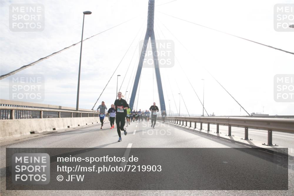 03.10.2024 - Köhlbrandbrückenlauf Jannik Wohlers http://msf.ph/oto/7219903 03.10.2024 09:23:45 Position 1  meine-sportfotos.de