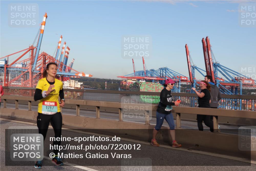 03.10.2024 - Köhlbrandbrückenlauf Matties Gatica Varas http://msf.ph/oto/7220012 03.10.2024 09:42:03 Position 2 1717 meine-sportfotos.de