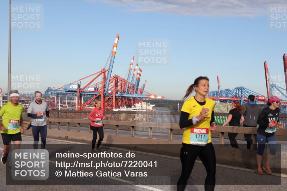 03.10.2024 - Köhlbrandbrückenlauf Matties Gatica Varas http://msf.ph/oto/7220041 03.10.2024 09:42:04 Position 2 1473, 1717, 7686 meine-sportfotos.de