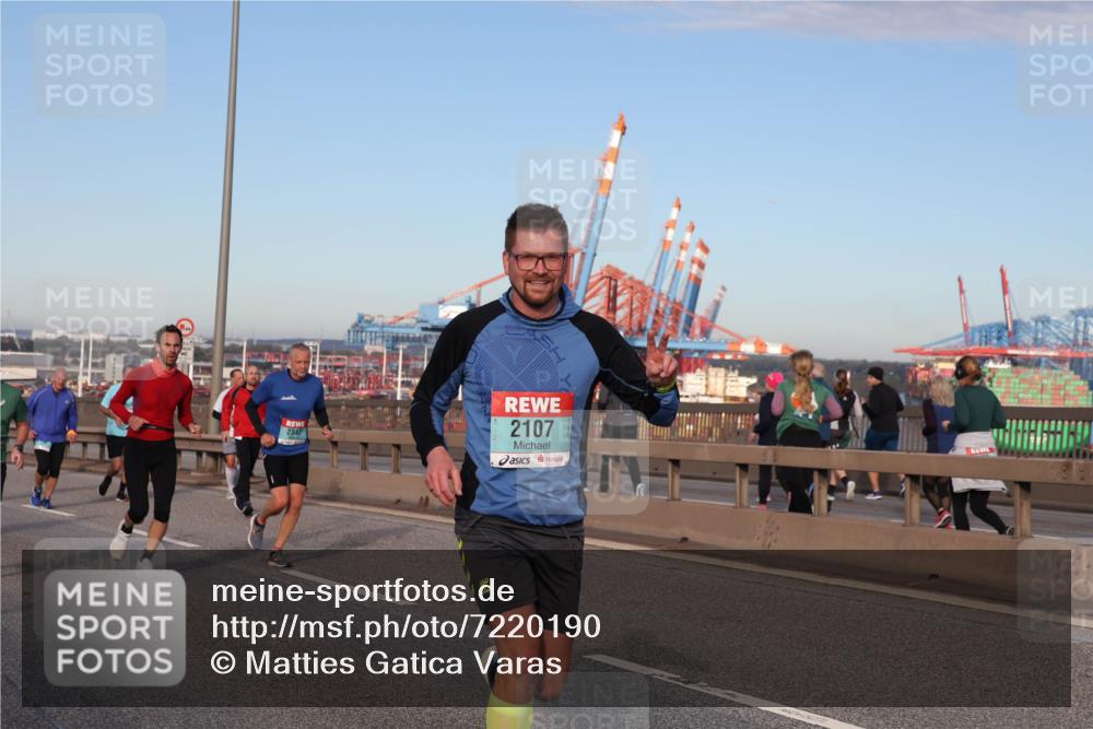 03.10.2024 - Köhlbrandbrückenlauf Matties Gatica Varas http://msf.ph/oto/7220190 03.10.2024 09:42:08 Position 2 2347, 2107 meine-sportfotos.de