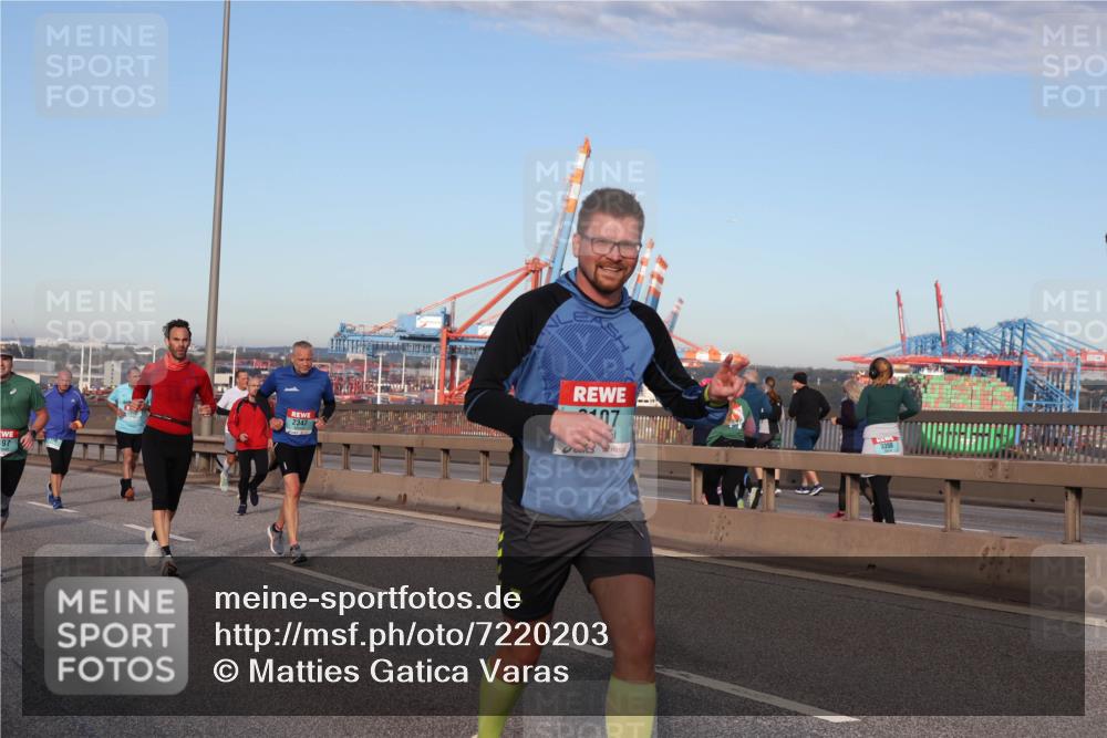 03.10.2024 - Köhlbrandbrückenlauf Matties Gatica Varas http://msf.ph/oto/7220203 03.10.2024 09:42:08 Position 2 97, 7, 2347 meine-sportfotos.de