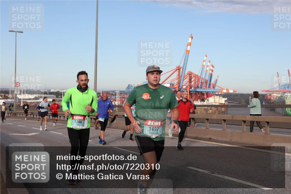 03.10.2024 - Köhlbrandbrückenlauf Matties Gatica Varas http://msf.ph/oto/7220310 03.10.2024 09:42:12 Position 2 1288, 1497 meine-sportfotos.de