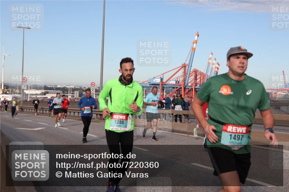 03.10.2024 - Köhlbrandbrückenlauf Matties Gatica Varas http://msf.ph/oto/7220360 03.10.2024 09:42:13 Position 2 1917, 1288, 1497, 99 meine-sportfotos.de