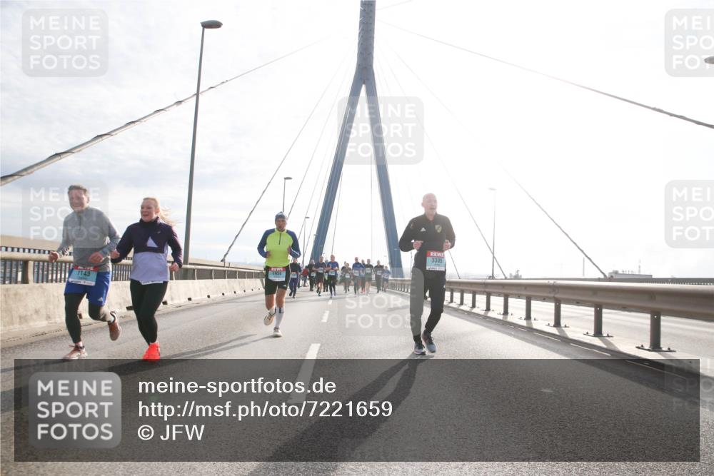 03.10.2024 - Köhlbrandbrückenlauf Jannik Wohlers http://msf.ph/oto/7221659 03.10.2024 09:23:48 Position 1 1143, 3305 meine-sportfotos.de