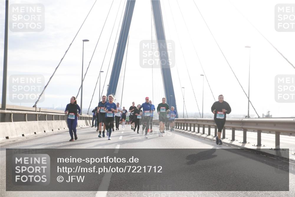 03.10.2024 - Köhlbrandbrückenlauf Jannik Wohlers http://msf.ph/oto/7221712 03.10.2024 09:23:49 Position 1 1676, 1136 meine-sportfotos.de
