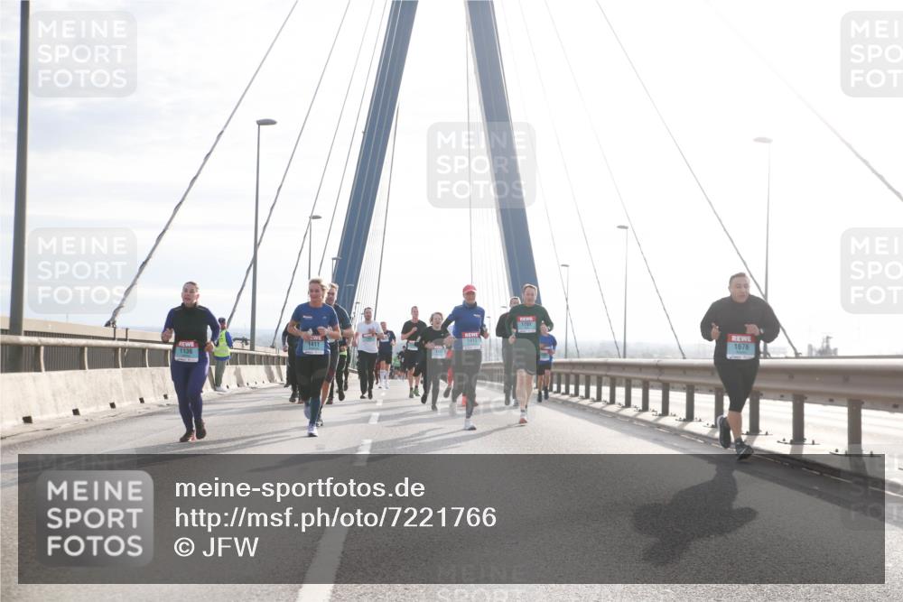 03.10.2024 - Köhlbrandbrückenlauf Jannik Wohlers http://msf.ph/oto/7221766 03.10.2024 09:23:50 Position 1 1411, 1136, 1701, 1676 meine-sportfotos.de