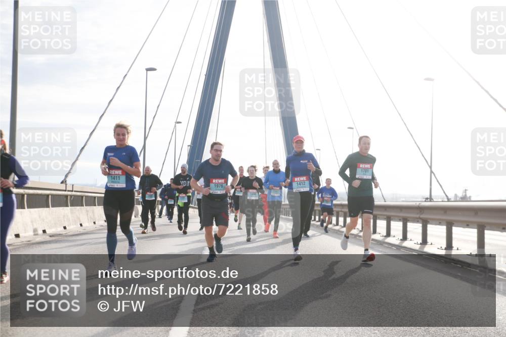 03.10.2024 - Köhlbrandbrückenlauf Jannik Wohlers http://msf.ph/oto/7221858 03.10.2024 09:23:52 Position 1 1412, 1701, 1411, 1976, 1557, 1490 meine-sportfotos.de