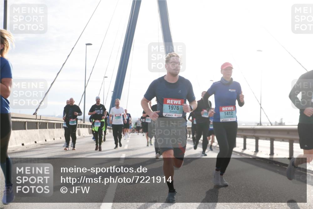 03.10.2024 - Köhlbrandbrückenlauf Jannik Wohlers http://msf.ph/oto/7221914 03.10.2024 09:23:53 Position 1 1976, 1412 meine-sportfotos.de