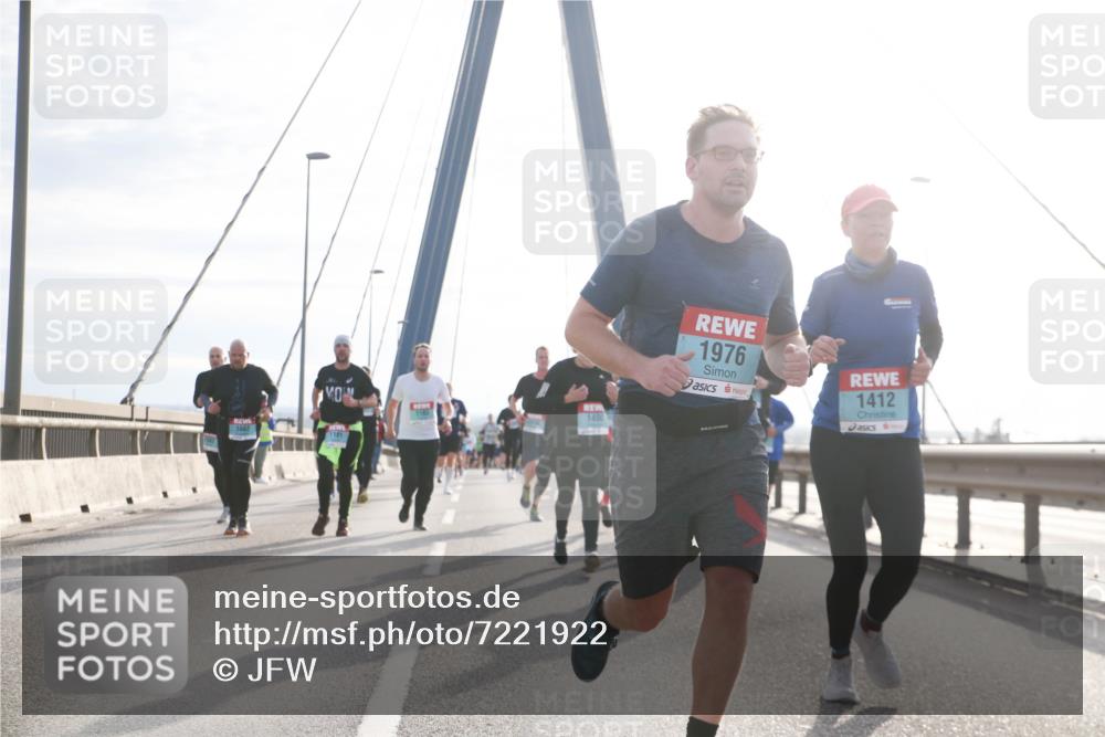 03.10.2024 - Köhlbrandbrückenlauf Jannik Wohlers http://msf.ph/oto/7221922 03.10.2024 09:23:53 Position 1 1101, 1490, 1976, 1412 meine-sportfotos.de