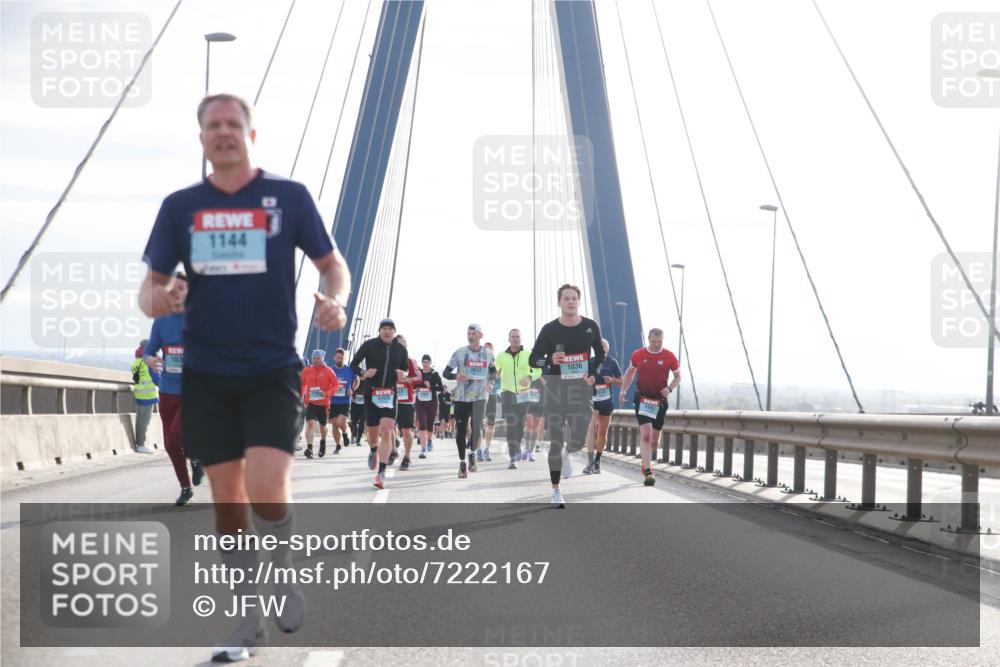 03.10.2024 - Köhlbrandbrückenlauf Jannik Wohlers http://msf.ph/oto/7222167 03.10.2024 09:23:59 Position 1 103, 1144, 1728, 2612, 1036 meine-sportfotos.de