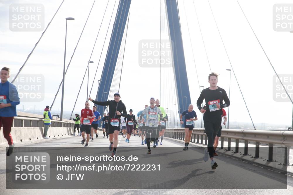 03.10.2024 - Köhlbrandbrückenlauf Jannik Wohlers http://msf.ph/oto/7222231 03.10.2024 09:24:01 Position 1 1523, 1728, 2612, 1613, 103 meine-sportfotos.de