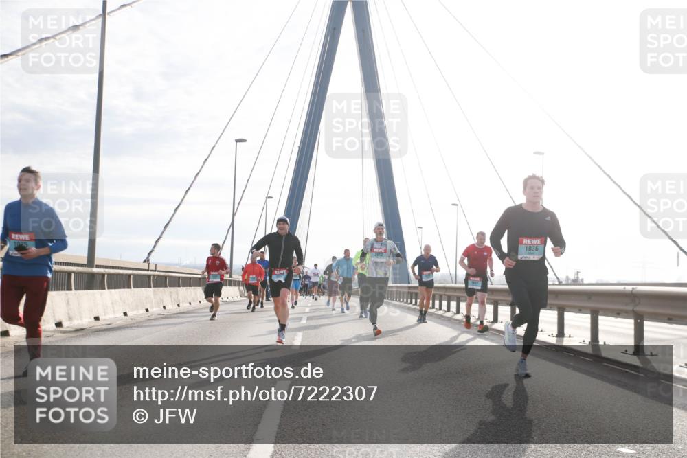 03.10.2024 - Köhlbrandbrückenlauf Jannik Wohlers http://msf.ph/oto/7222307 03.10.2024 09:24:02 Position 1 1025, 2612, 1697, 1036 meine-sportfotos.de