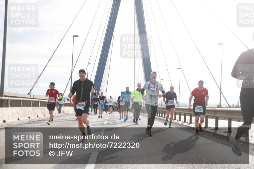 03.10.2024 - Köhlbrandbrückenlauf Jannik Wohlers http://msf.ph/oto/7222320 03.10.2024 09:24:03 Position 1 2612, 1613, 1697 meine-sportfotos.de