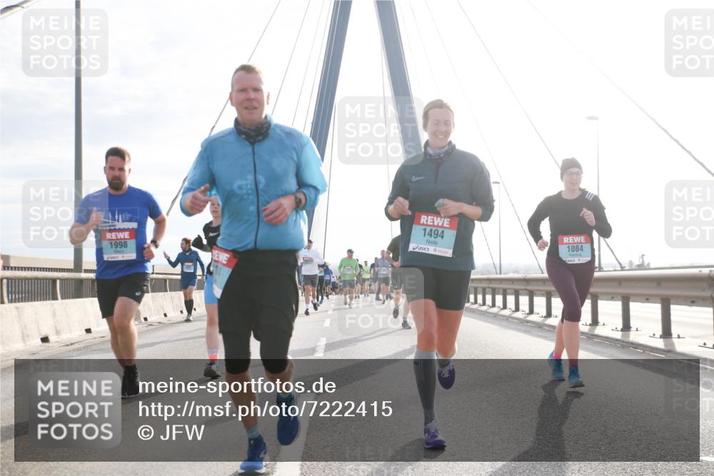 03.10.2024 - Köhlbrandbrückenlauf Jannik Wohlers http://msf.ph/oto/7222415 03.10.2024 09:24:08 Position 1 1998, 1494, 1084 meine-sportfotos.de