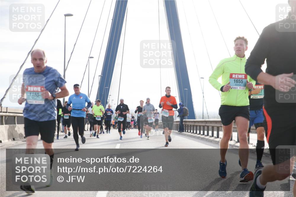 03.10.2024 - Köhlbrandbrückenlauf Jannik Wohlers http://msf.ph/oto/7224264 03.10.2024 09:24:20 Position 1 1168, 2422, 1655, 7 meine-sportfotos.de