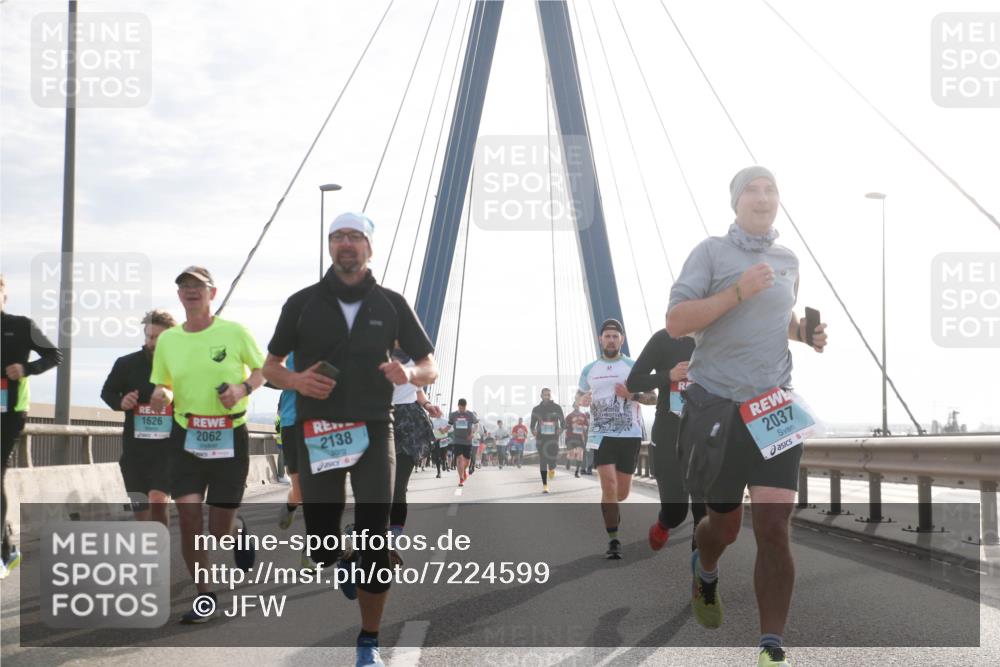 03.10.2024 - Köhlbrandbrückenlauf Jannik Wohlers http://msf.ph/oto/7224599 03.10.2024 09:24:25 Position 1 1626, 2062, 2138, 9, 2037 meine-sportfotos.de