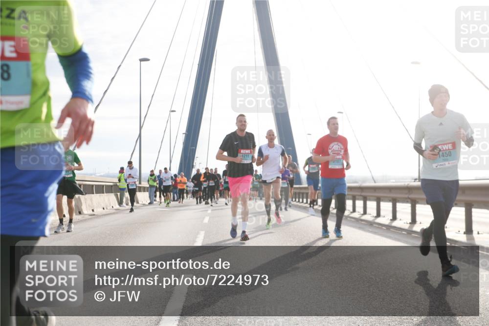 03.10.2024 - Köhlbrandbrückenlauf Jannik Wohlers http://msf.ph/oto/7224973 03.10.2024 09:24:40 Position 1 8, 1211, 5107, 1450 meine-sportfotos.de