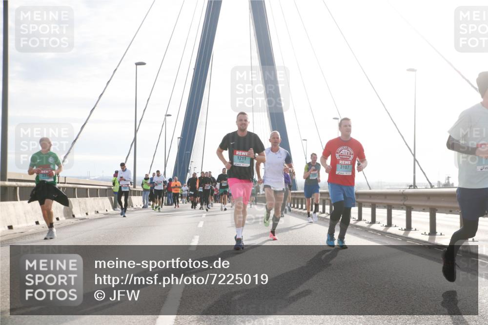 03.10.2024 - Köhlbrandbrückenlauf Jannik Wohlers http://msf.ph/oto/7225019 03.10.2024 09:24:41 Position 1 1211 meine-sportfotos.de