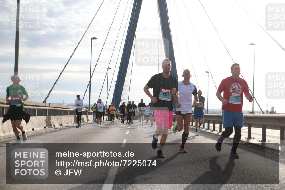 03.10.2024 - Köhlbrandbrückenlauf Jannik Wohlers http://msf.ph/oto/7225074 03.10.2024 09:24:41 Position 1 231, 1211, 3107 meine-sportfotos.de
