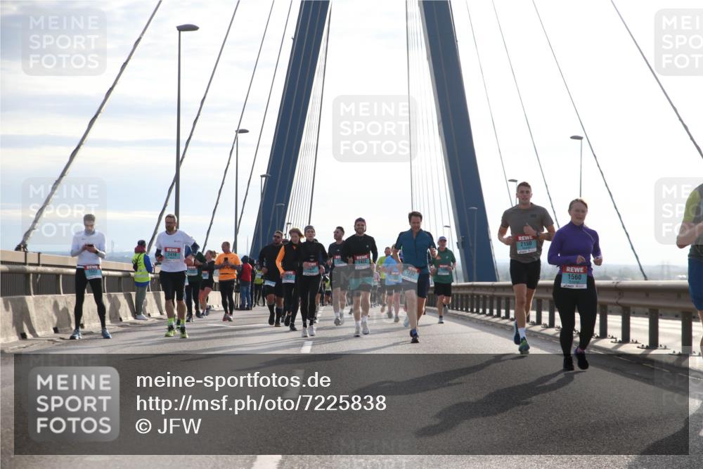 03.10.2024 - Köhlbrandbrückenlauf Jannik Wohlers http://msf.ph/oto/7225838 03.10.2024 09:24:44 Position 1 2418, 2150, 1422, 1560 meine-sportfotos.de