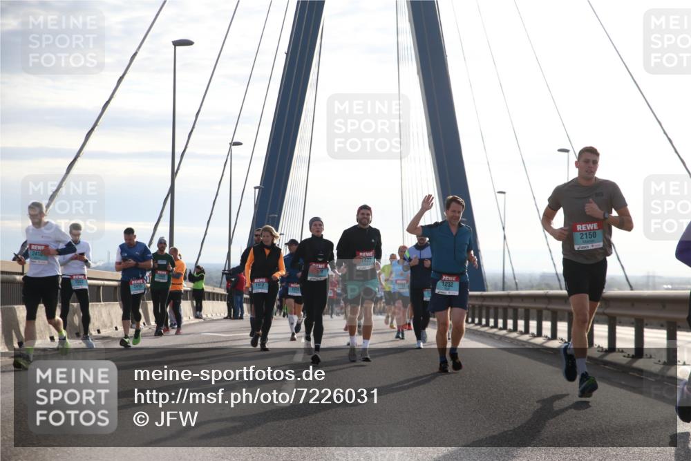 03.10.2024 - Köhlbrandbrückenlauf Jannik Wohlers http://msf.ph/oto/7226031 03.10.2024 09:24:45 Position 1 2418, 1522, 2415, 1912, 1422, 1721, 1232, 2150 meine-sportfotos.de